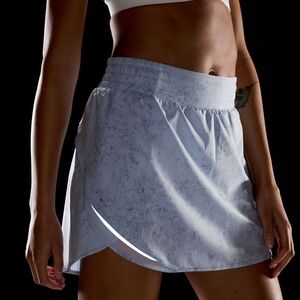 lululemon athletic Hotty Hot High-Rise Skirt 4” Size 4 Gravel Dust Pastel Blue